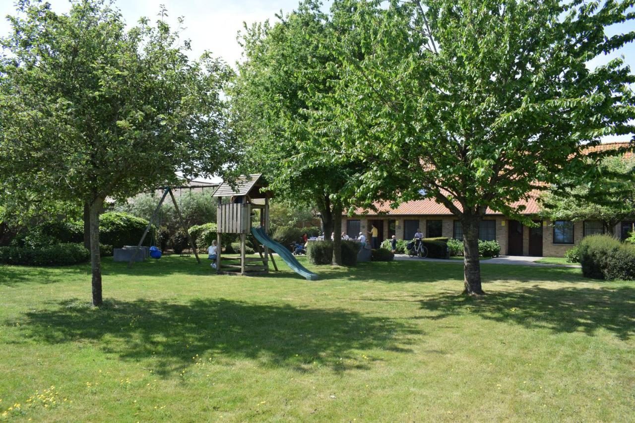 De Meiboom Vakantiehoeve Tot 21 Pers Langemark Eksteriør billede
