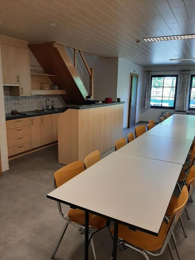 De Meiboom Vakantiehoeve Tot 21 Pers Langemark Eksteriør billede